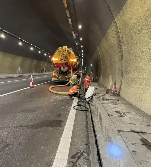 潍坊隧道排水渠清淤